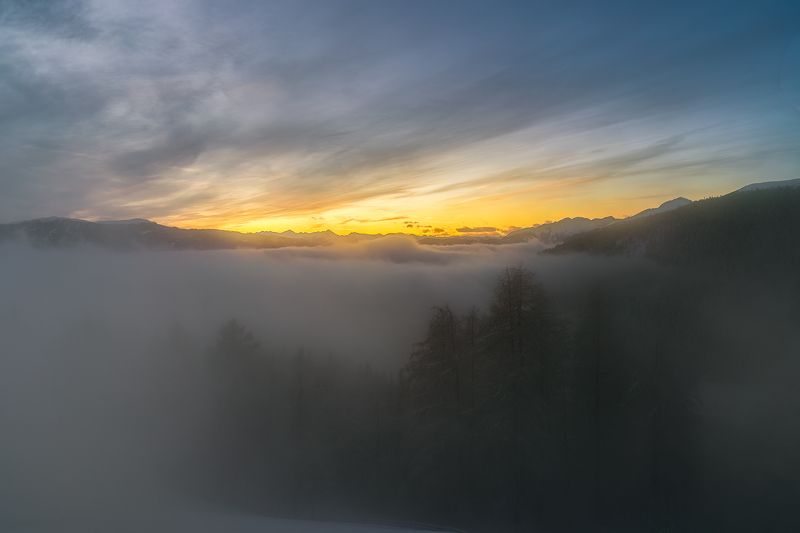 @perca #perca #valpusteria #dolomiti #nebbia #tramonto #fog  фото превью