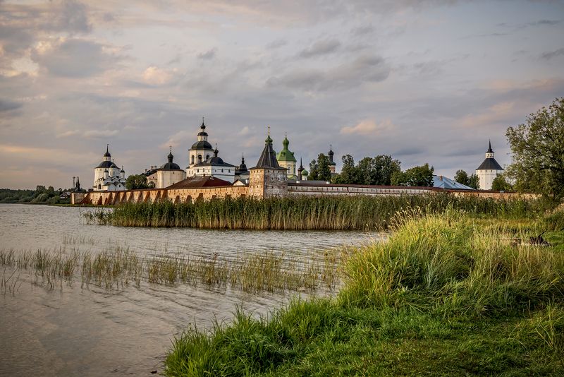 кириллов. вологодская обл. Вечерело... фото превью