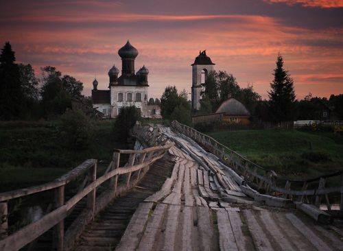 Церковь Параскевы Пятницы. Мост ещё жив.
