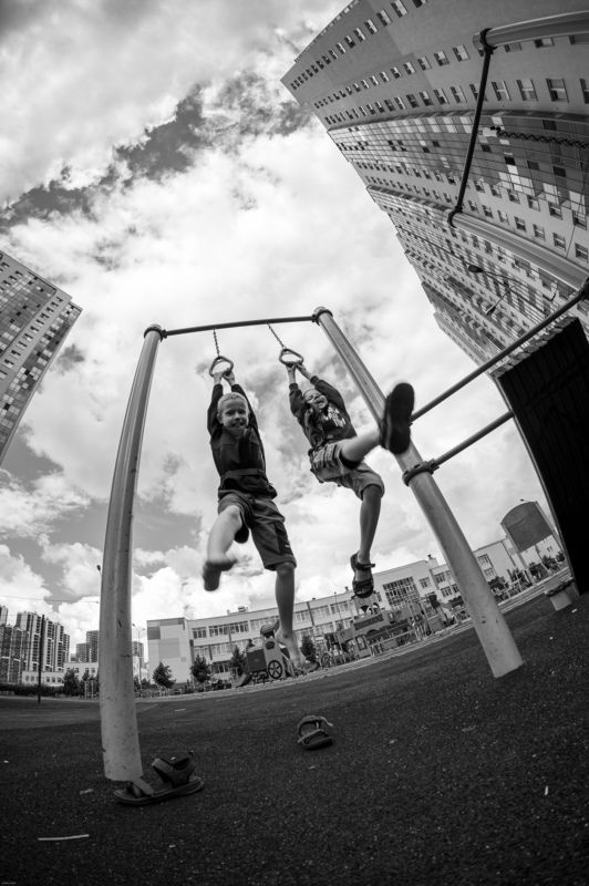 чб, дети, ширик, движение, динамика Мальчишки фото превью