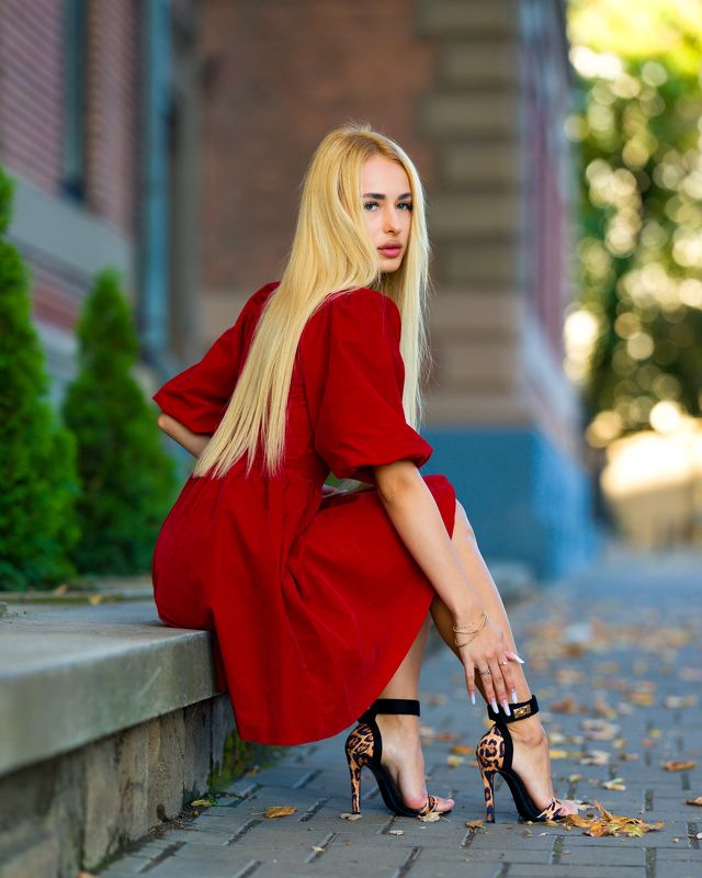 #portrait #dress #fashion  Lady in red фото превью