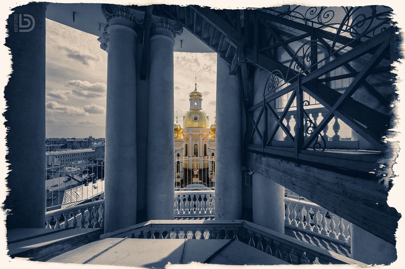 Вид с колокольни Владимирского собора на Владимирский собор фото превью