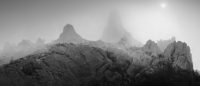 крым, горы, туман, скалы, деревья, солнце, ч/б, bw *** фото превью