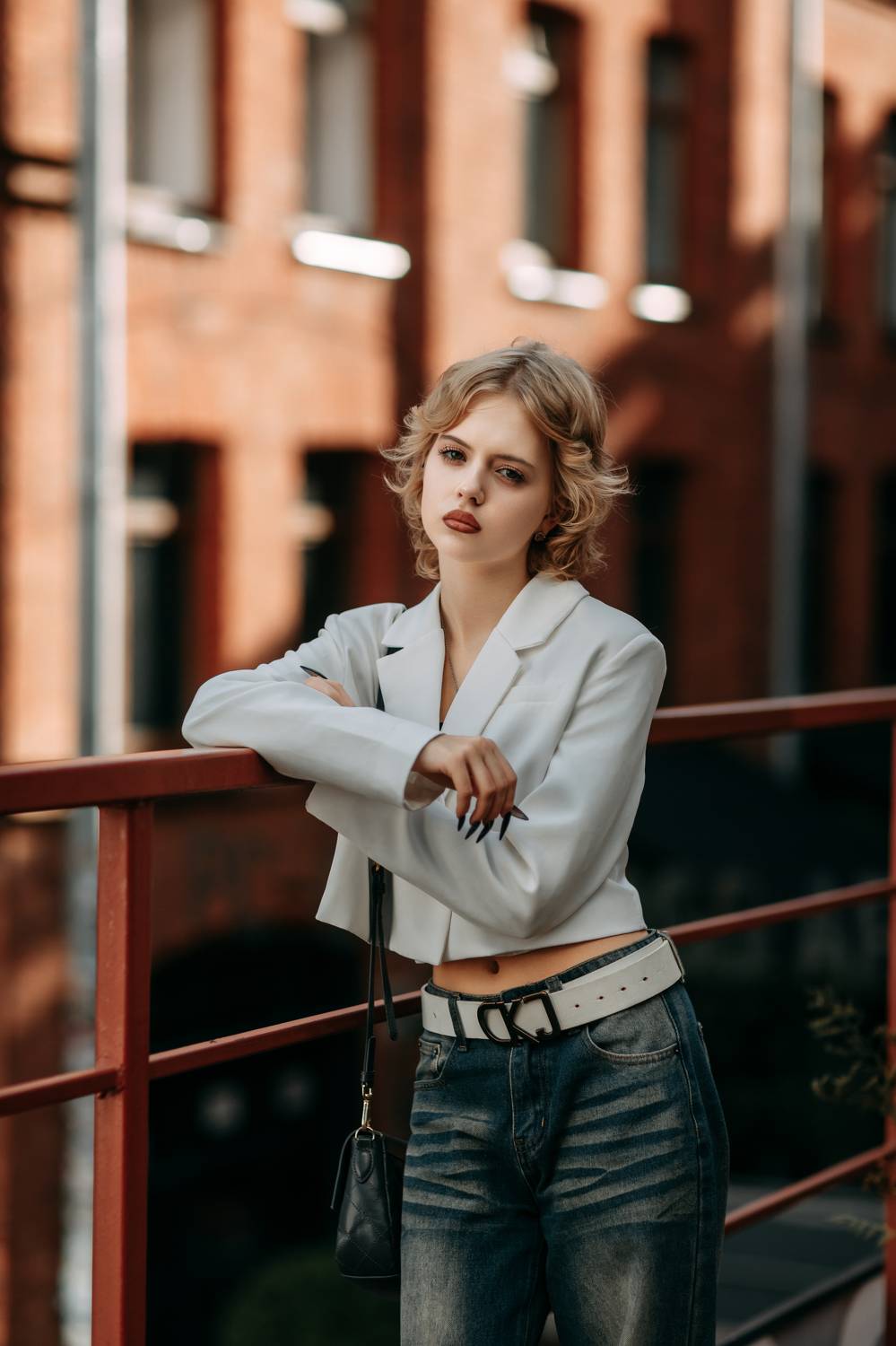 молодая девушка, городской стиль, дворы, на открытом воздухе, Алексей Плешков