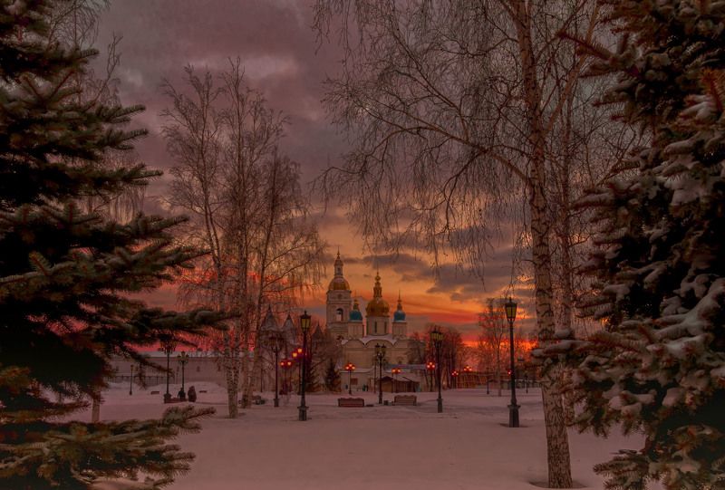 Город зажигает огни. фото превью