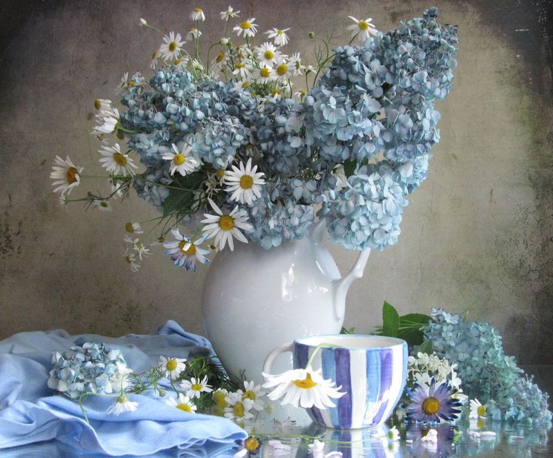 цветы, букет, гортензия, ромашки, кувшин, чашка Гортензия фото превью