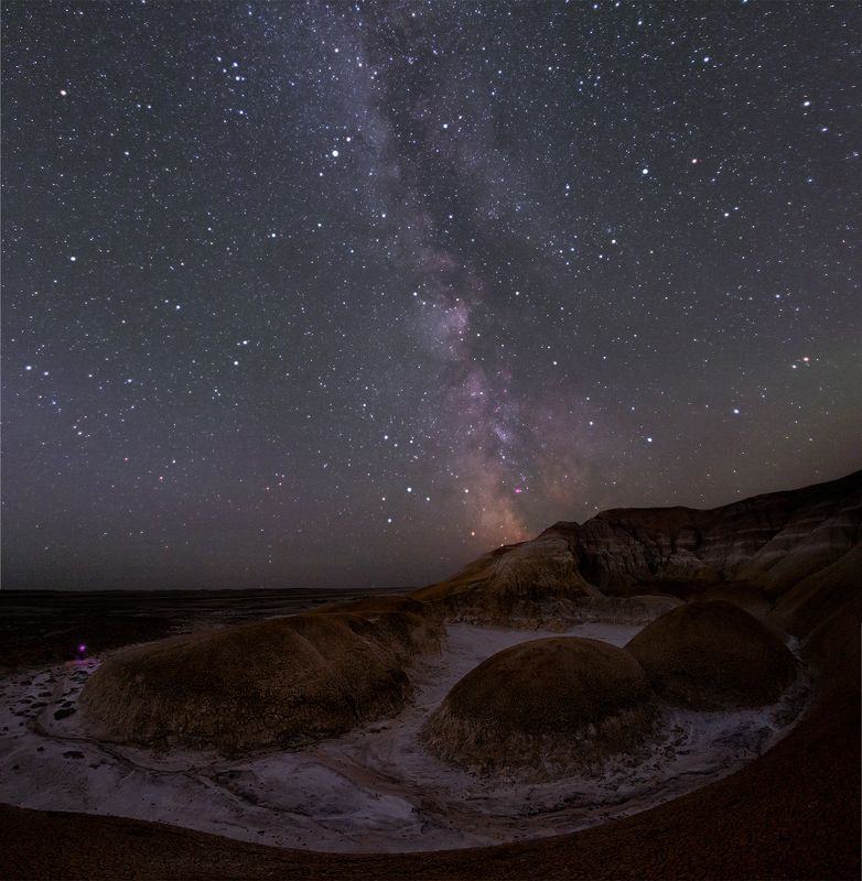 астро, астрофото, ночь, пейзаж, горы, звезды, млечный путь, галактика, небо, пустыня, казахстан Звездная тропа в пустыне фото превью