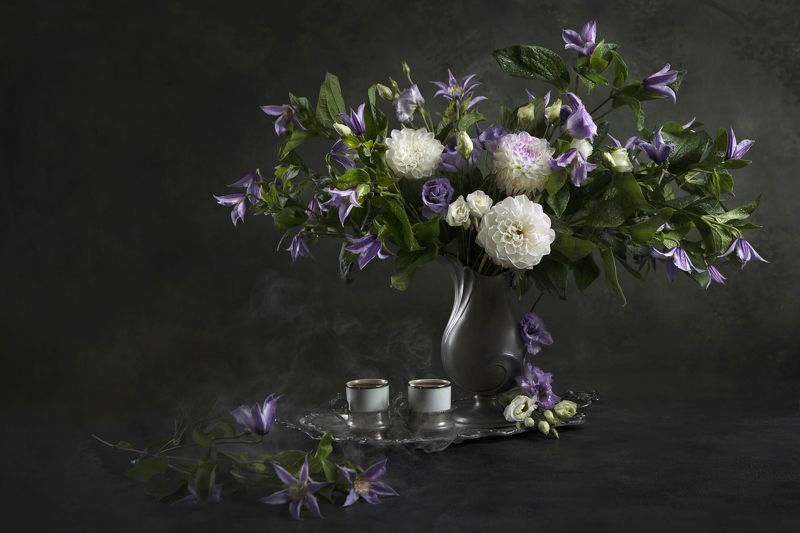 Клематисы с георгинами фото превью