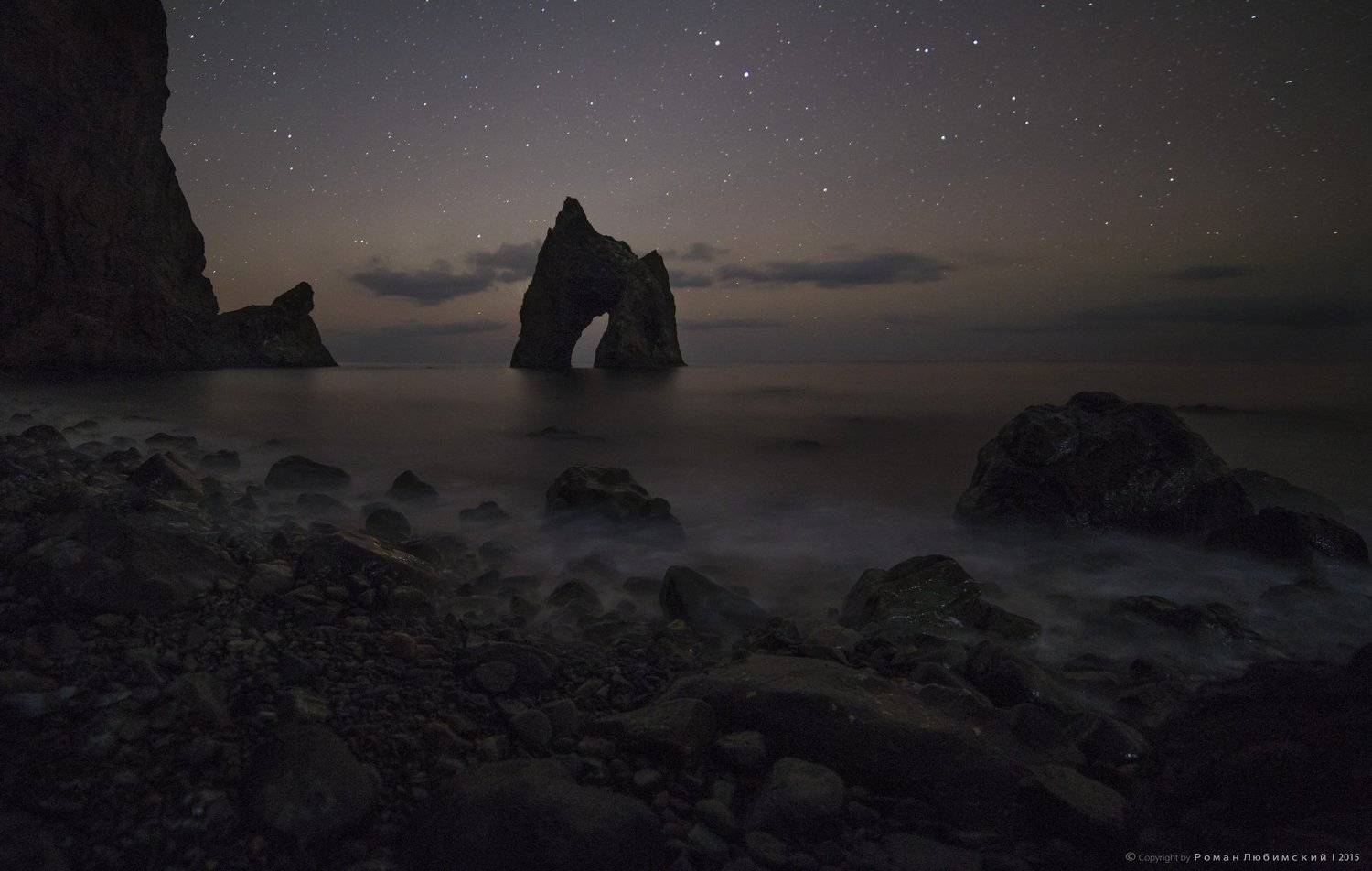 астропейзаж крым золотые ворота ночь звезды небо ночноенебо золотыеворота ночная длинная выдержка черное море коктебель, Роман Любимский
