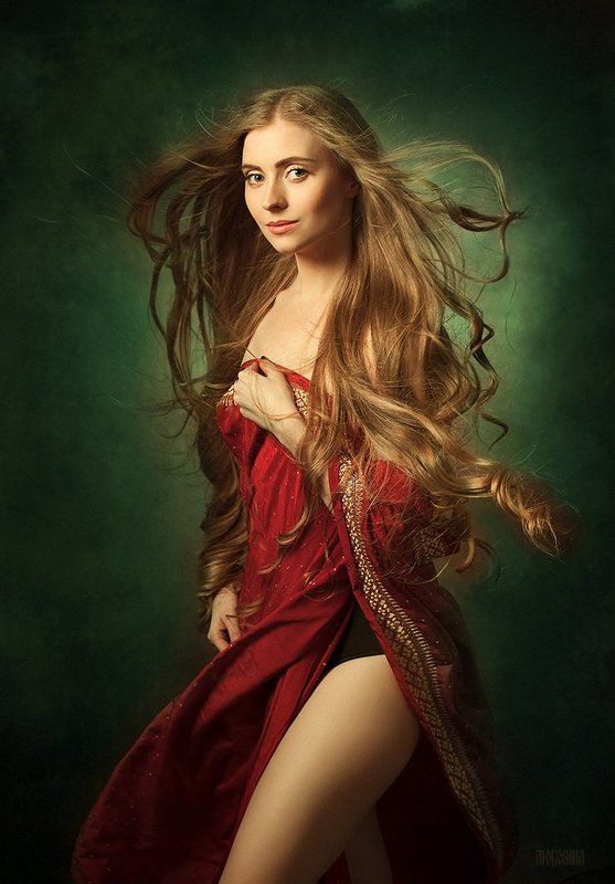 классический портрет, девушка, модель, волосы, длинные, разлетаются, красное платье,  Маргарита фото превью