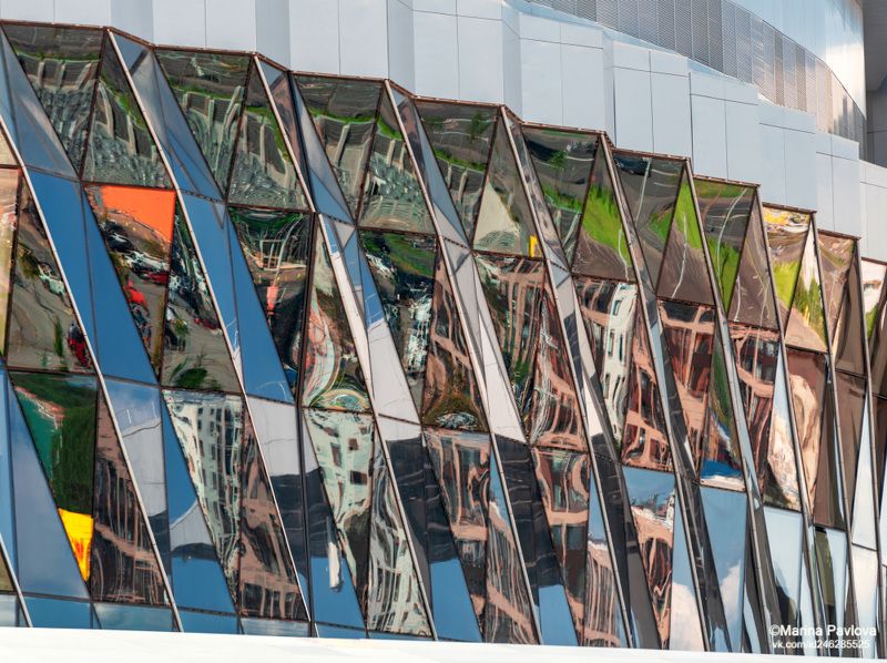 абстракция, отражения на стекле, городские отражения, парейдолия, ска \\ Призрачный мир городского Зазеркалья фото превью