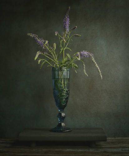 Цветы в бокале