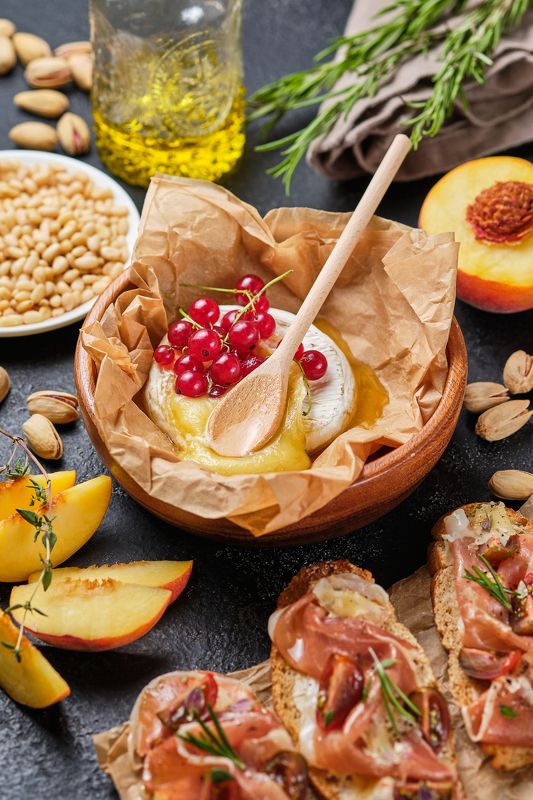 камамбер сыр ягоды Камамбер фото превью