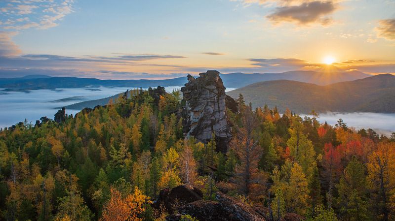 мана, красноярск, утро, восход, туман, краски, осень, горы, тайга, золото, долина, скалы Волшебное утро фото превью