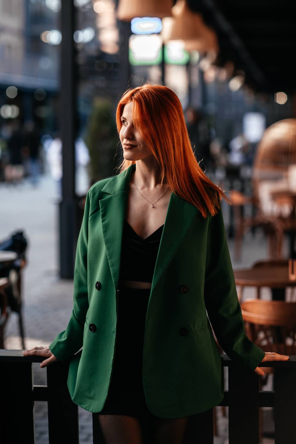 молодая девушка, городской стиль, дворы, на открытом воздухе, Алексей Плешков