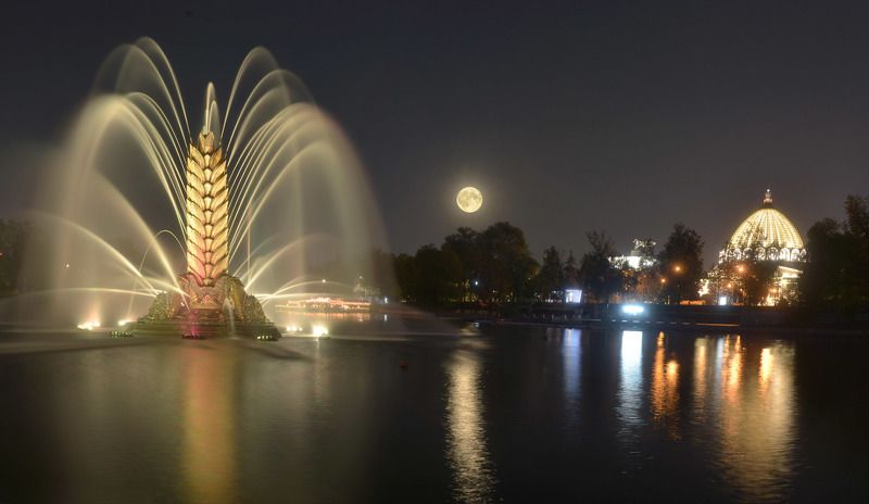 Вечером на ВДНХ фото превью