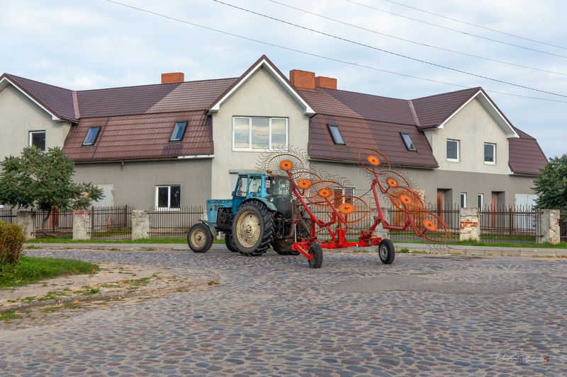 Синий трактор. фото превью