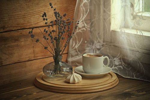 Кофе на старенькой веранде..