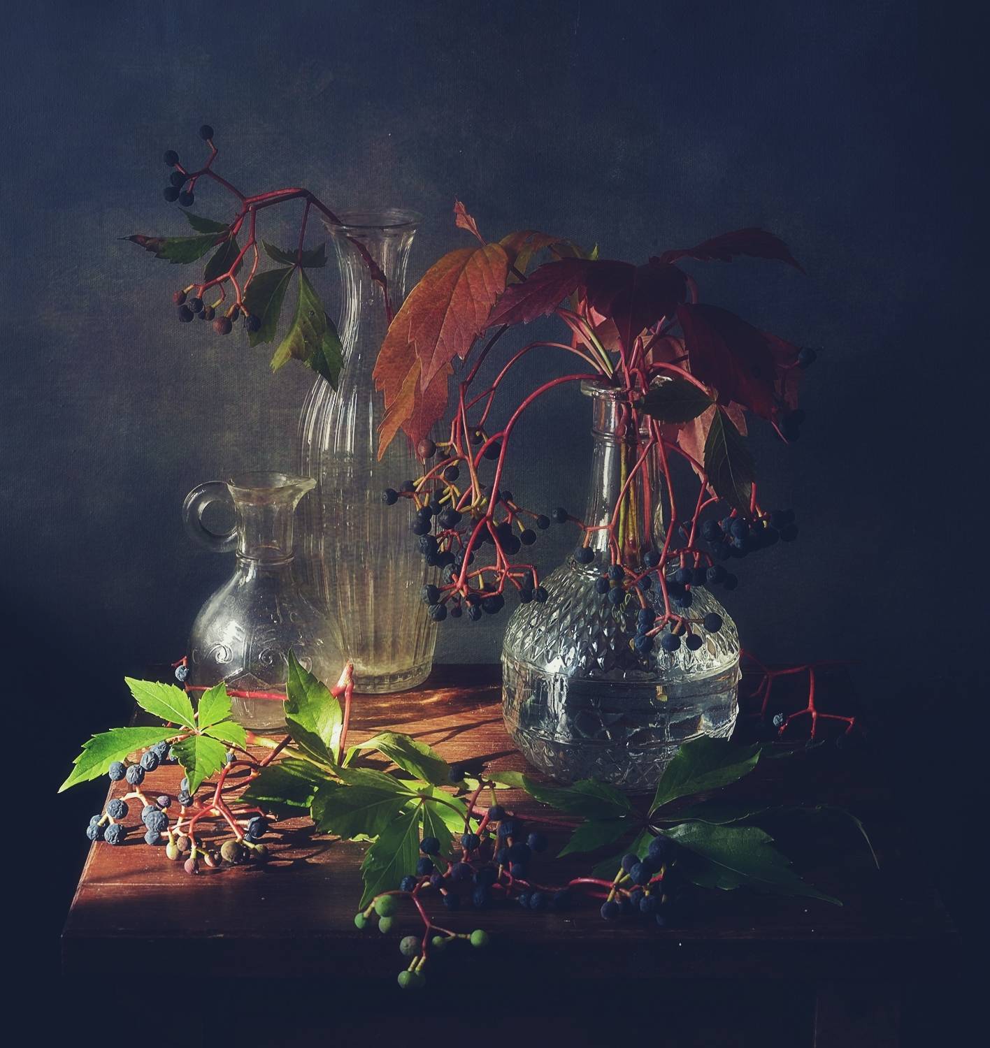 натюрморт,виноград,осень,ягоды,стекло,листья, Наталия К