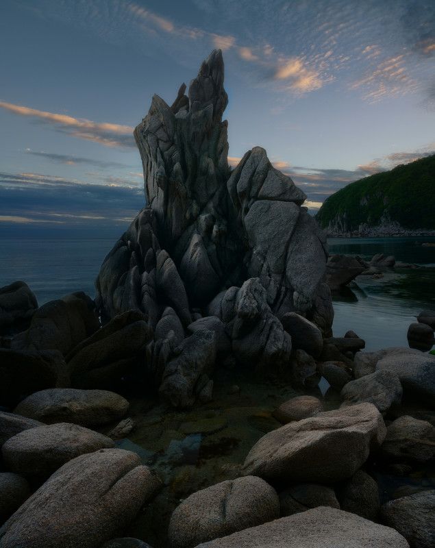 приморье Скала Факел. фото превью