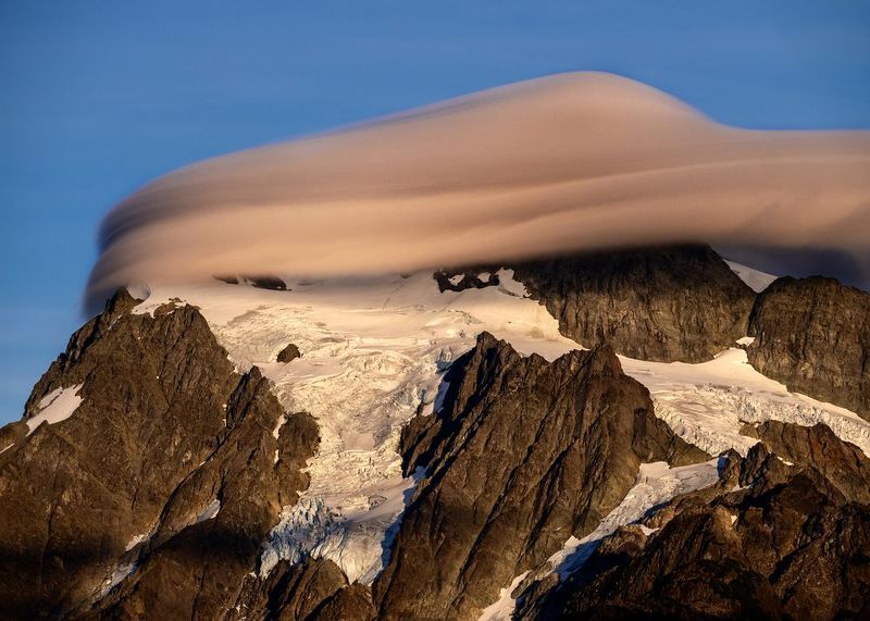 clouds, lentucular, glacier, mountain, godlen hour, Lenticular clouds over the mountain фото превью