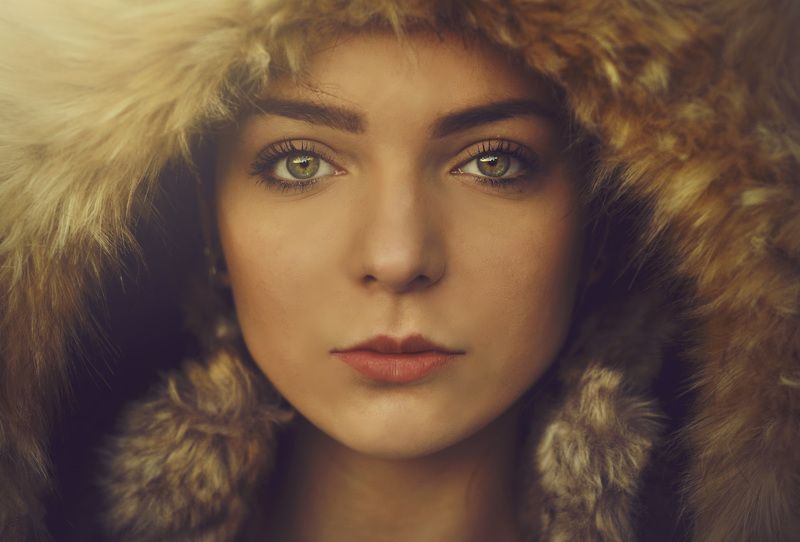 green eyes, portrait, girl, fur, hood, Justyna фото превью
