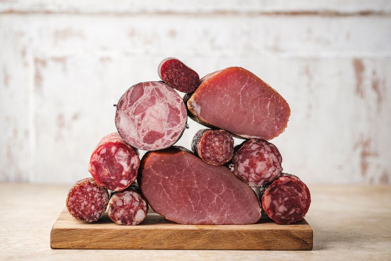 колбаса Мясо и колбаса фото превью