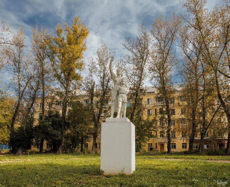 Скульптурная группа Встречающие. Тула. фото превью