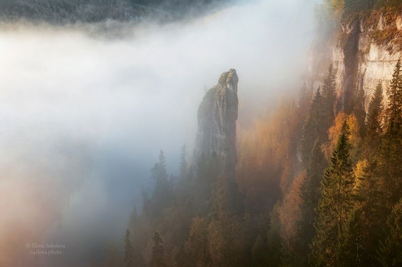 усьвинские столбы, осень, туман, утро, рассвет Чертов палец фото превью
