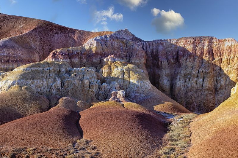 Пейзаж, Казахстан, пустыня, горы, меловые горы, небо, песок, глина, структура, рельеф, геология, мел, Улытау Причудливые образования фото превью