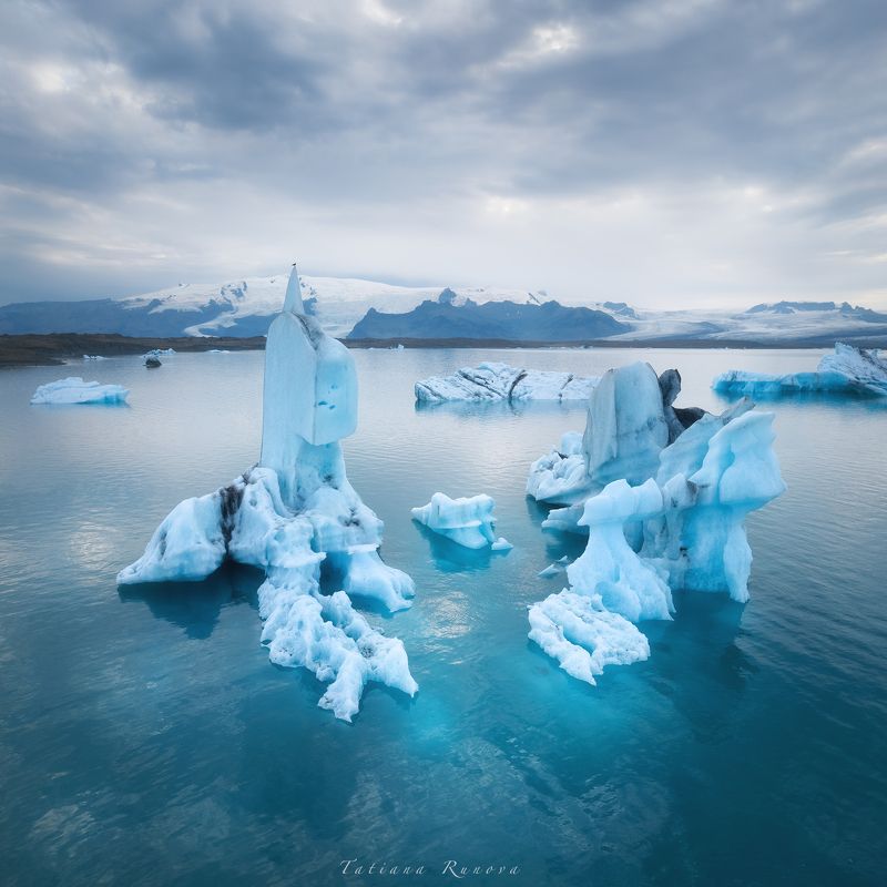 Лагуна с айсбергами фото превью