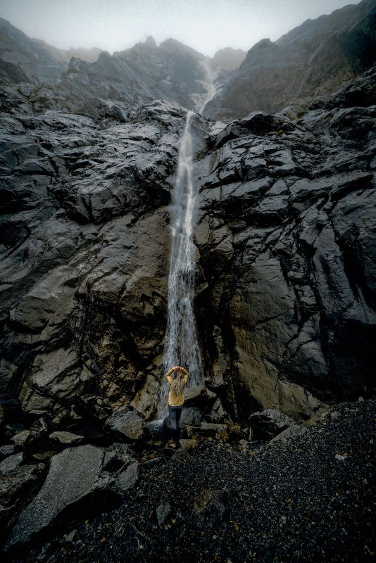 россия, северная осетия, мидаграбинский водопад У водопада фото превью