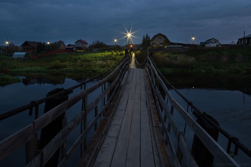россия, деревня, урал, мост, ночь Деревенский мостик фото превью