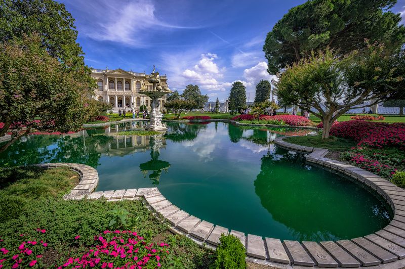 дворцы, архитектура, городской пейзаж, Долмабахче, достопримечательности Стамбула Дворец Долмабахче, Стамбул. фото превью