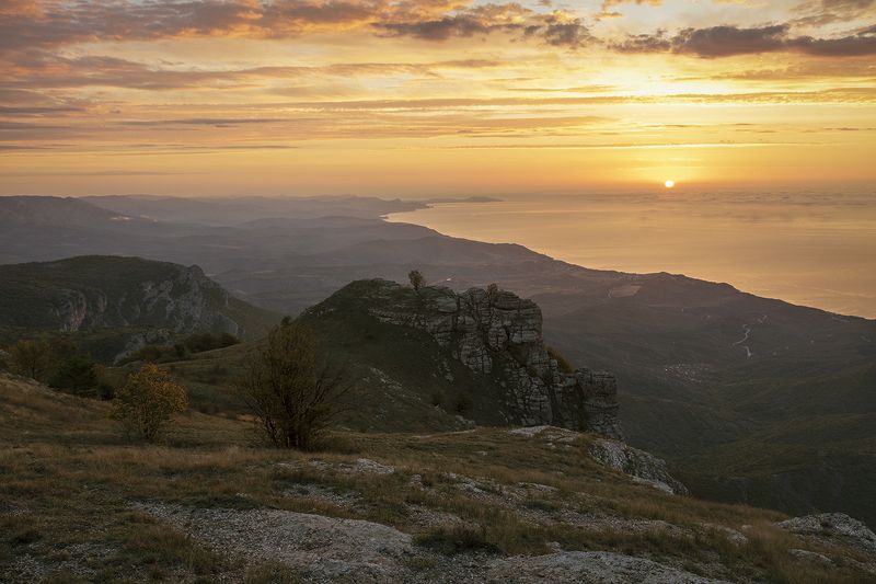 крым, утро, осень, горы, пейзаж, демерджи, восход, море, Осенним утром. фото превью