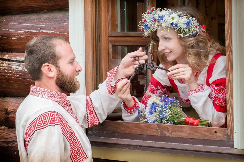жанровый портрет, портрет, портрет. стиль, русский народный костюм, русский стиль, славяне, жанр, жанровый портрет, свадьба, обряд, невеста, жених, россия, фольклор, стилизация, фотосессия, девушка в венке, живет моя отрада в высоком терему фото превью