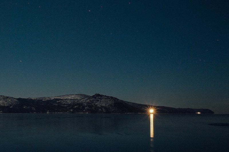 море, корабль, огни, небо, звезды Свет во тьме  фото превью