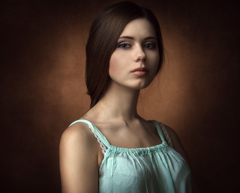 портрет девушки, студия Январская фото превью