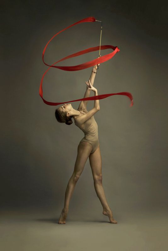 гимнастика, гимнастка, гибкость, красота, , движение, высота, художественная гимнастика, фотография, цвет, свет, портрет. Гимнастические этюды. Нина фото превью