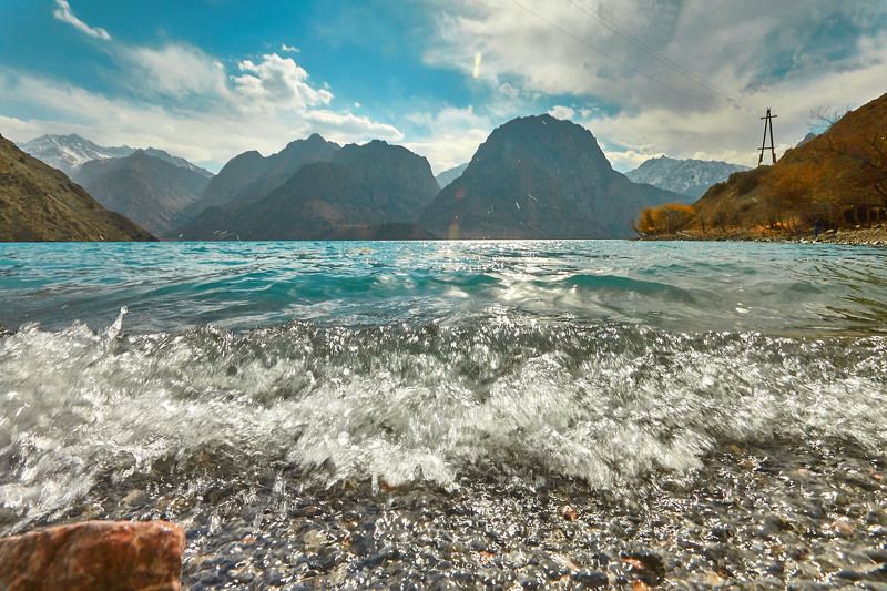 Высокогорное озеро Искандаркуль. Таджикистан фото превью