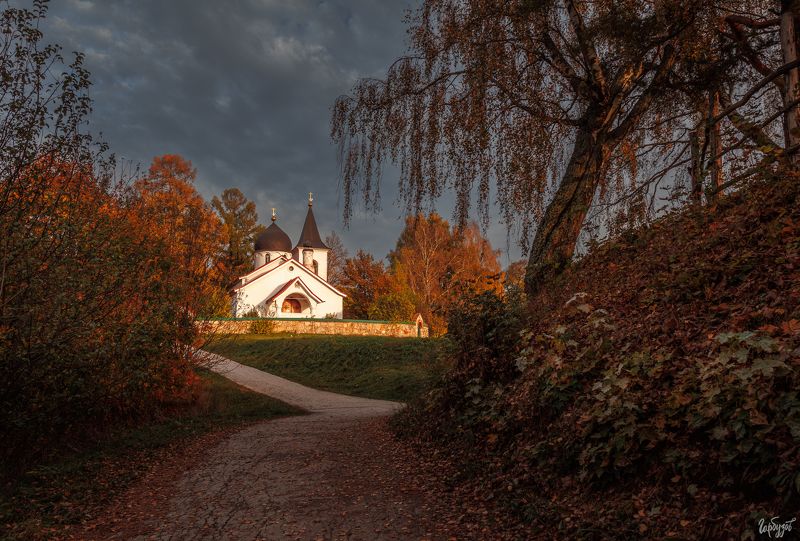 Церковь Троицы Живоначальной в Бёхово фото превью