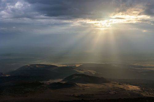 Свет над кратерами