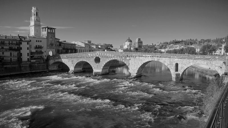 Verona Ponte Pietro фото превью