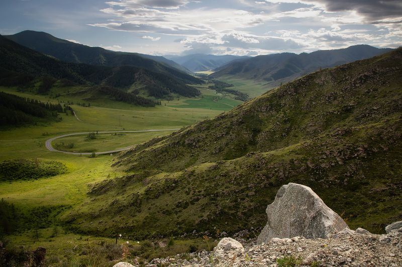 У Чуйского тракта фото превью