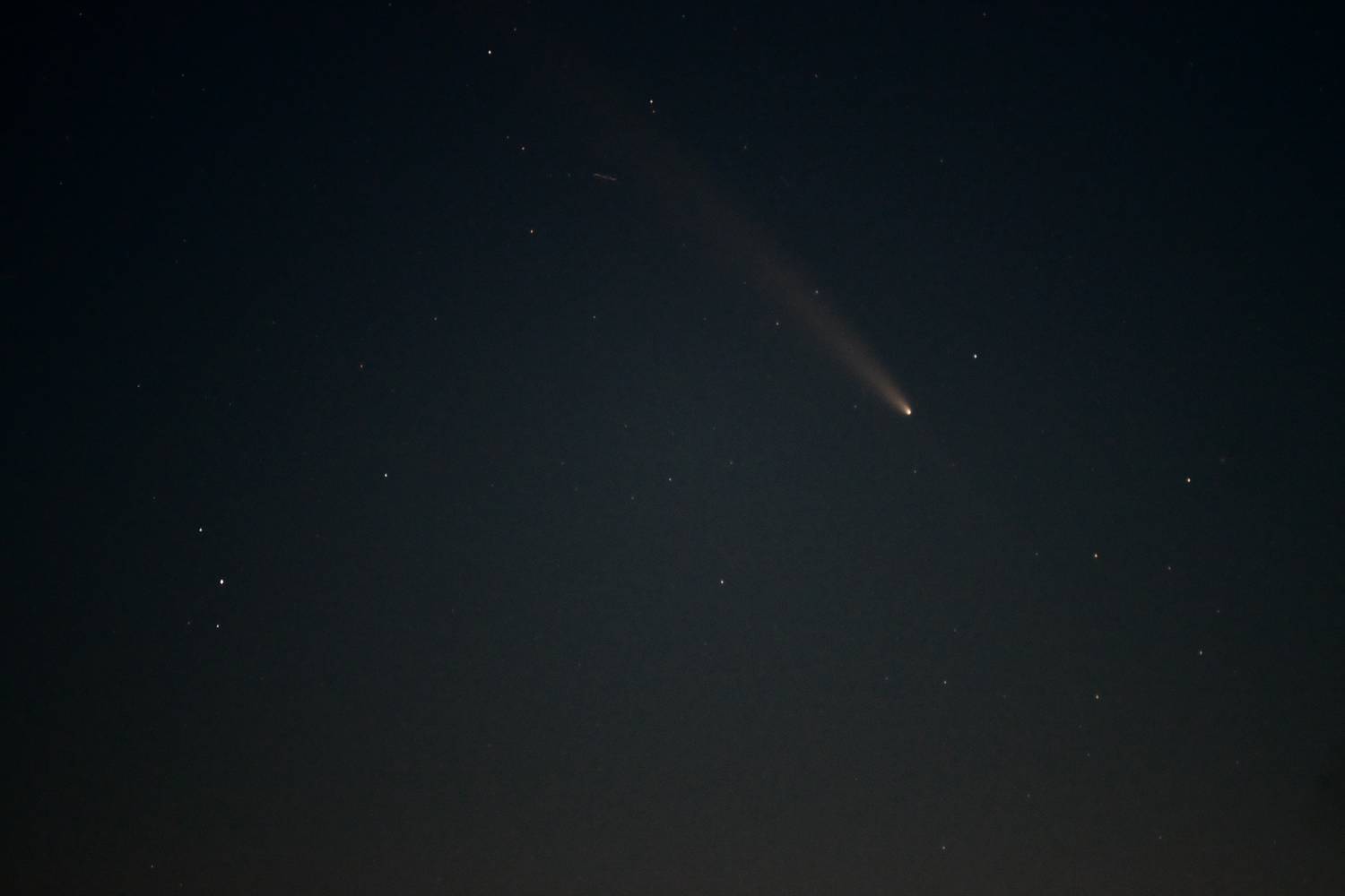 комета, M&oslash;rkt