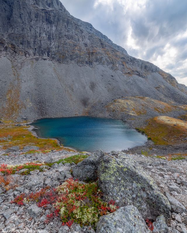 Озеро в цирке Тахтарвумчорра фото превью