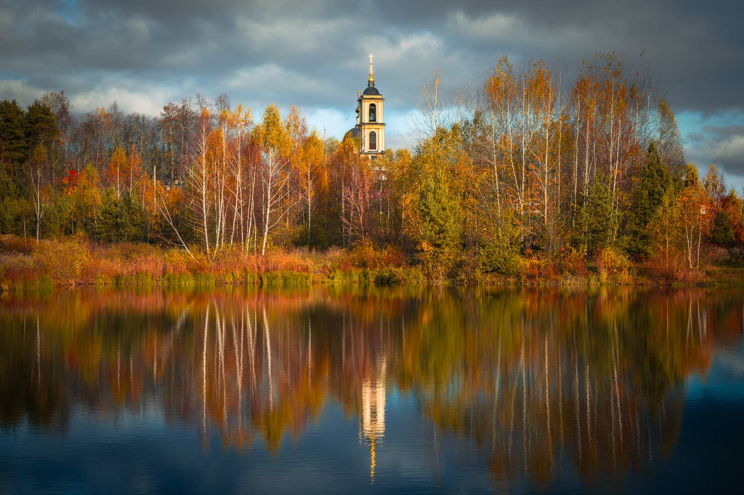 осень, отражение, пруд, храм, деревня, воскресенье, владимирская область, закат, вечер, лес, россия, Томислав Ракичевич
