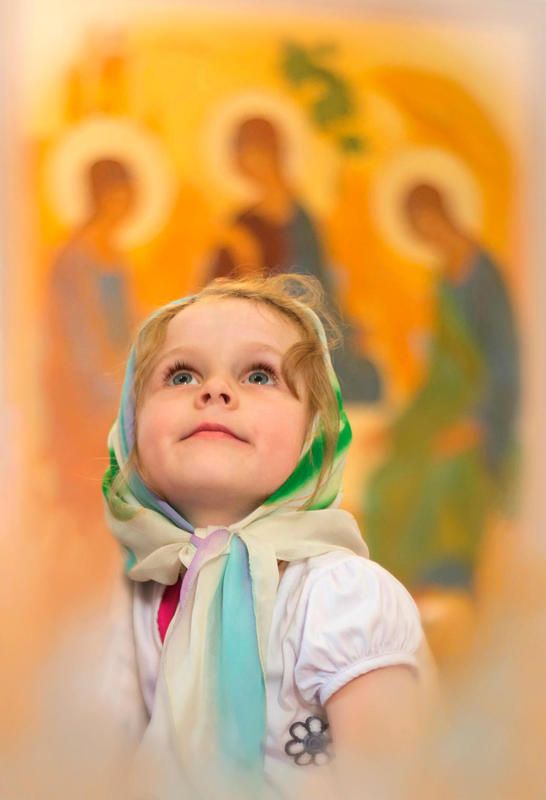 в храме, дети, дети в храме, иконы, портрет Ангел пролетел! фото превью