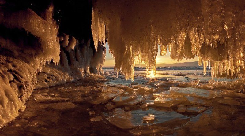 Ледяные гроты острова Харанцы фото превью