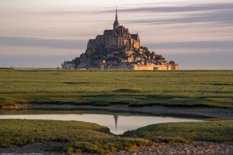 Мон-Сен-Мишель, Нормандия, Франция, шпиль, отражение, рассвет, романов Мон-Сен-Мишель фото превью